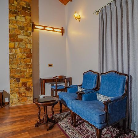 Neelesh Inn- A Luxury Lake View Hotel- 20 Kms From Nainital Бхимтал Экстерьер фото