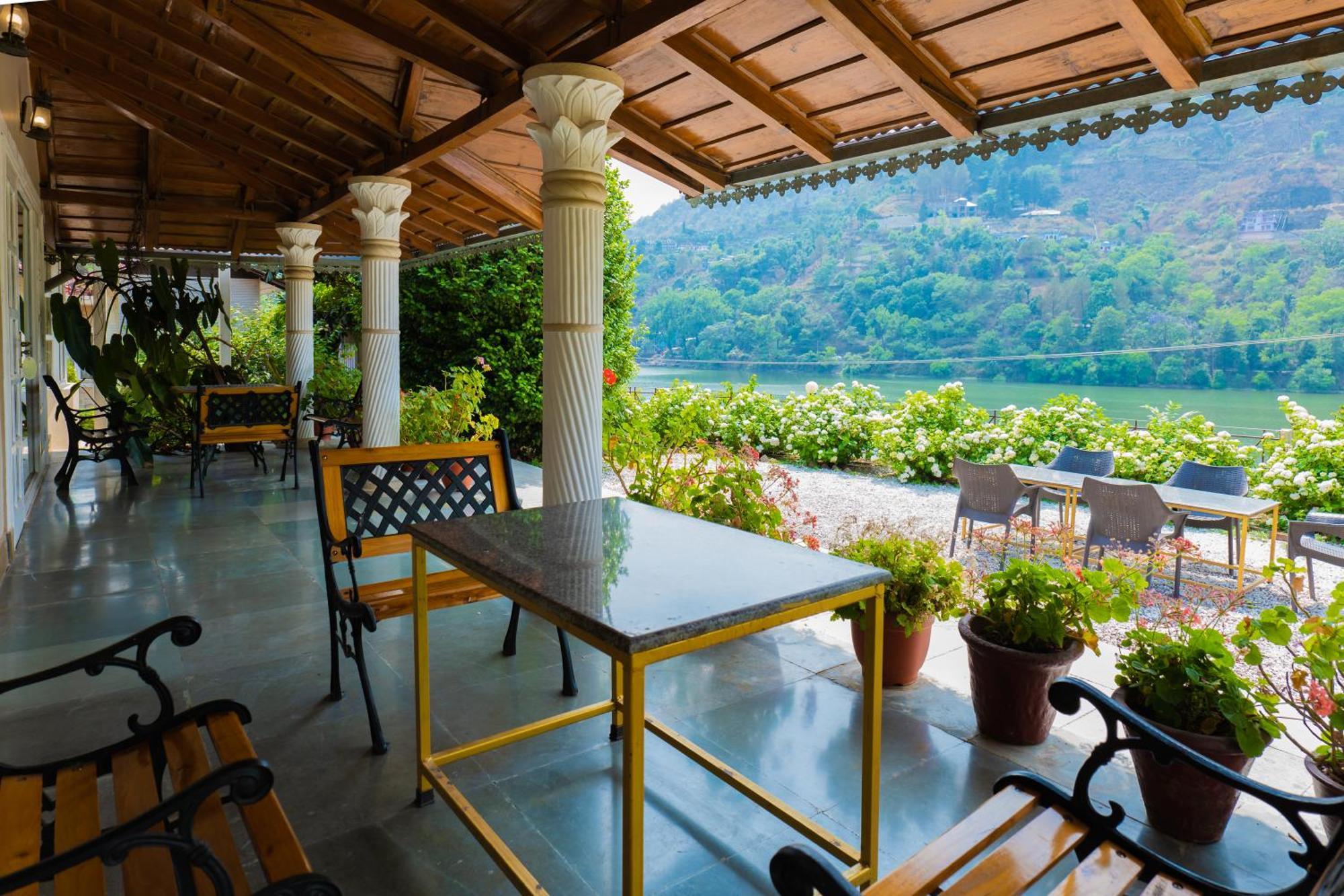 Neelesh Inn- A Luxury Lake View Hotel- 20 Kms From Nainital Бхимтал Экстерьер фото
