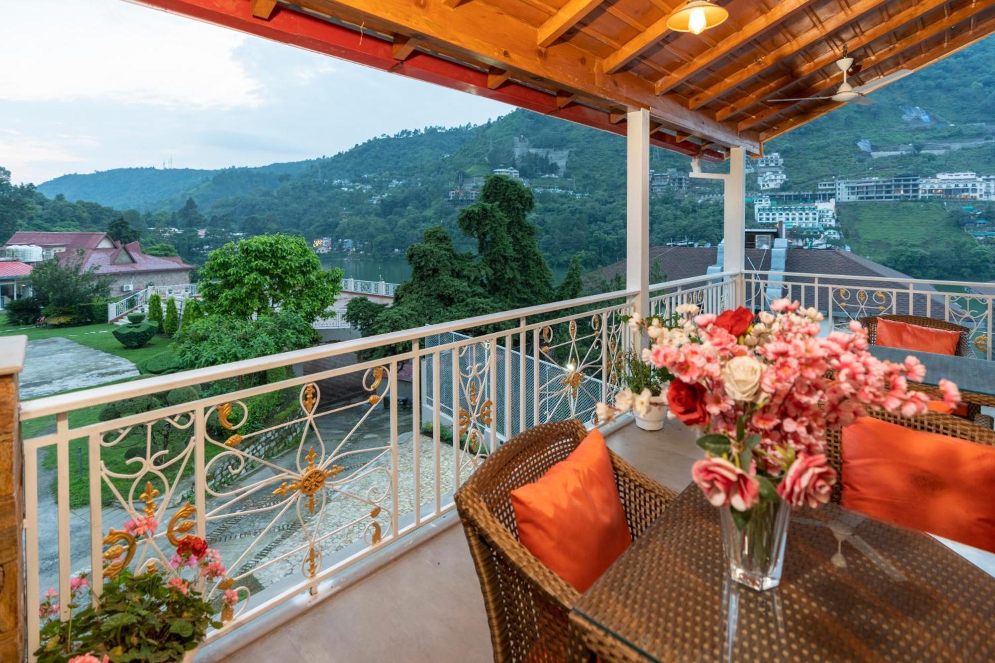 Neelesh Inn- A Luxury Lake View Hotel- 20 Kms From Nainital Бхимтал Экстерьер фото