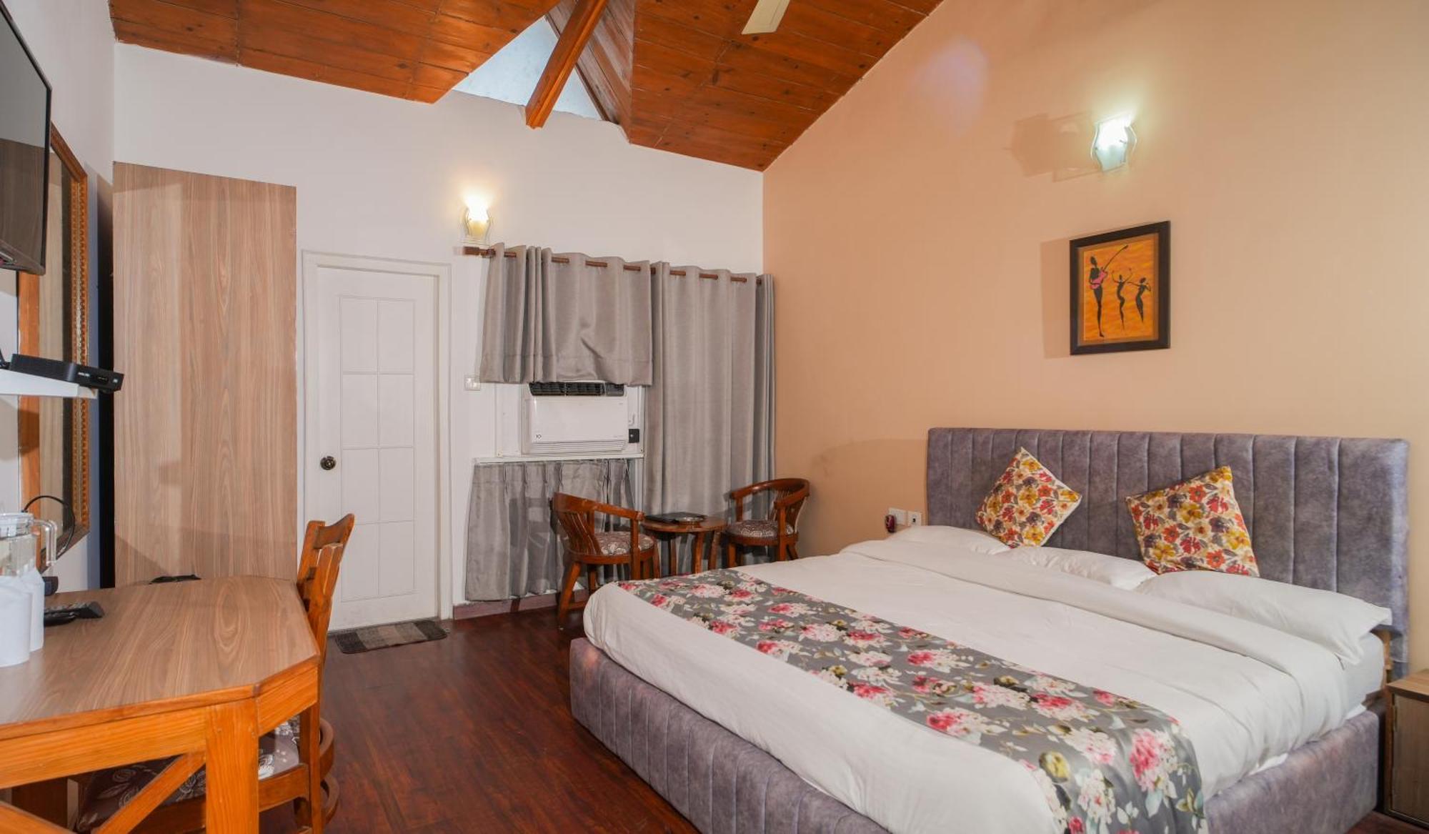 Neelesh Inn- A Luxury Lake View Hotel- 20 Kms From Nainital Бхимтал Экстерьер фото