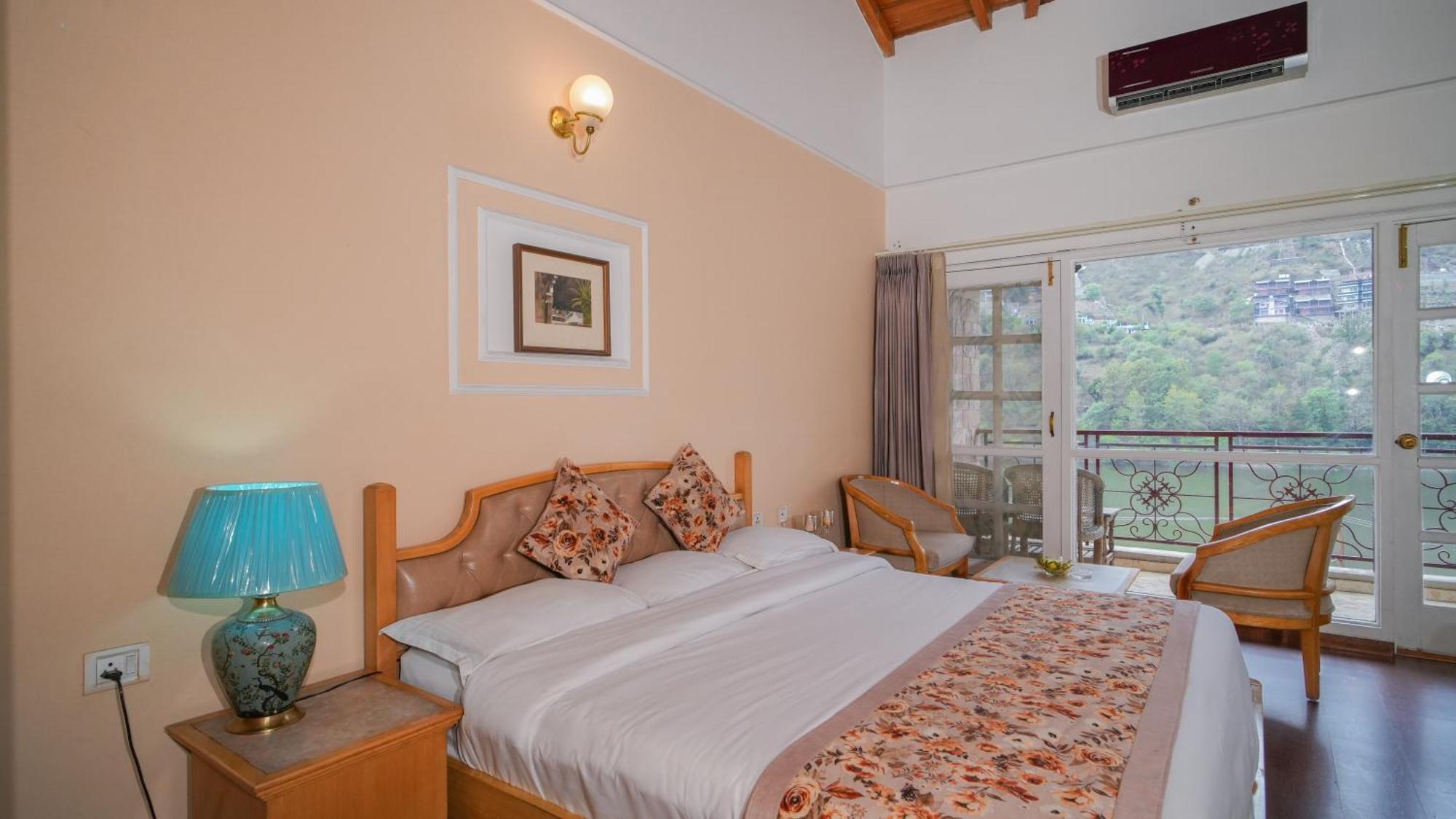 Neelesh Inn- A Luxury Lake View Hotel- 20 Kms From Nainital Бхимтал Экстерьер фото