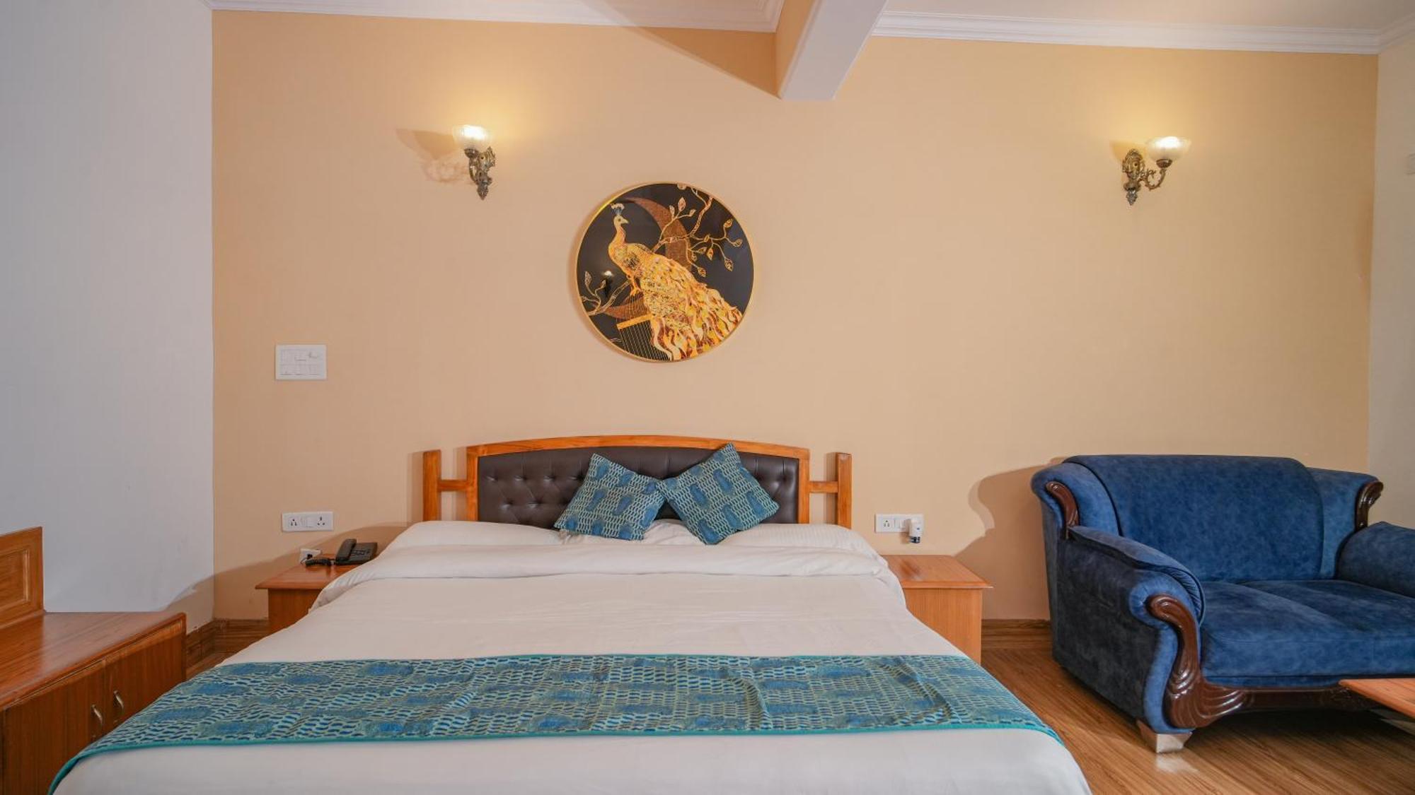 Neelesh Inn- A Luxury Lake View Hotel- 20 Kms From Nainital Бхимтал Экстерьер фото