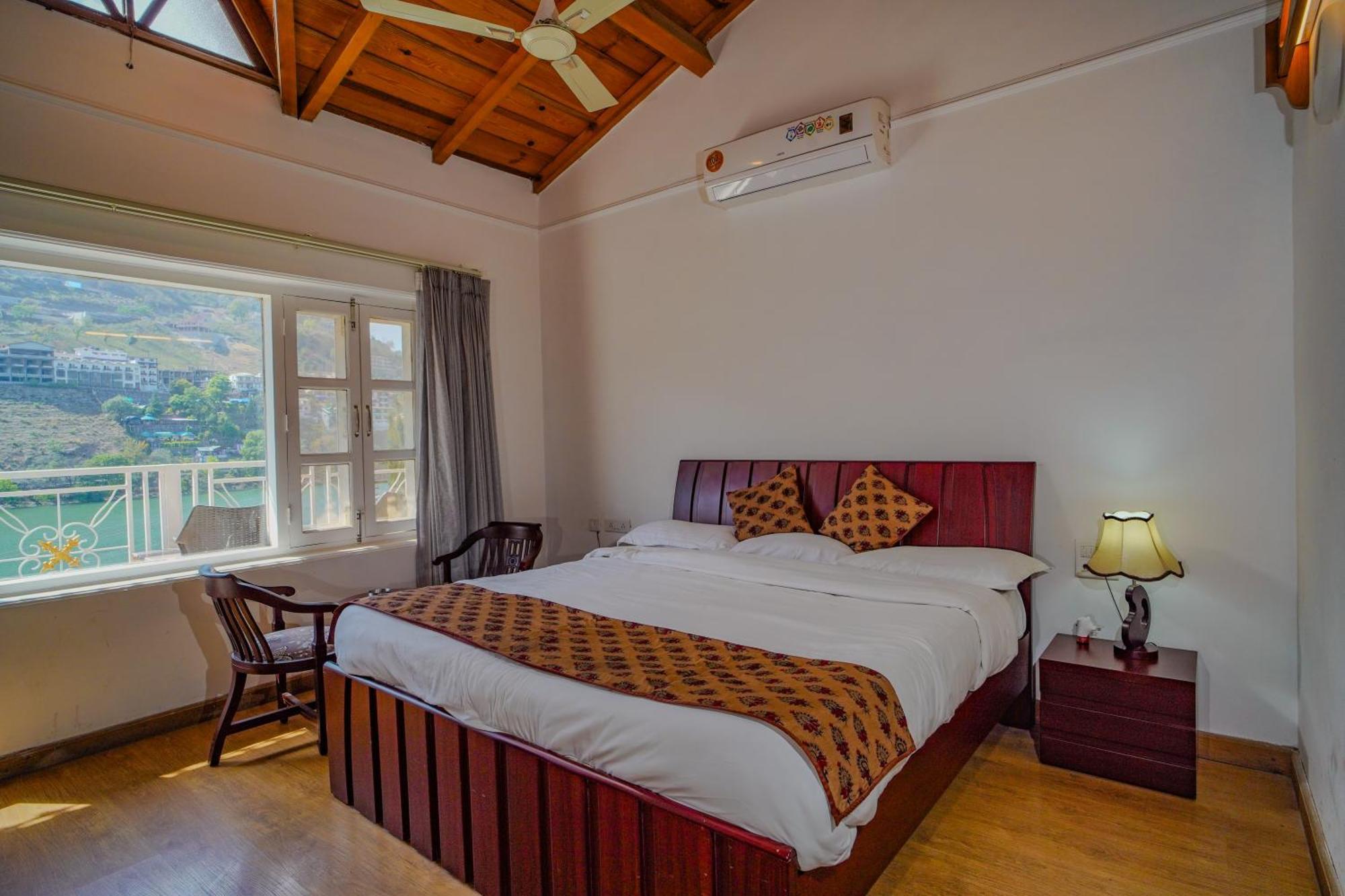 Neelesh Inn- A Luxury Lake View Hotel- 20 Kms From Nainital Бхимтал Экстерьер фото