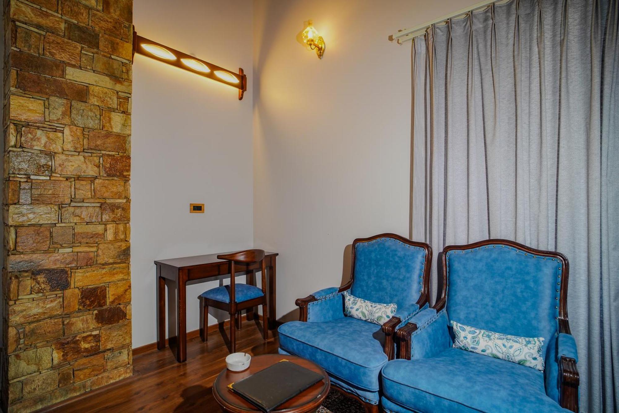 Neelesh Inn- A Luxury Lake View Hotel- 20 Kms From Nainital Бхимтал Экстерьер фото