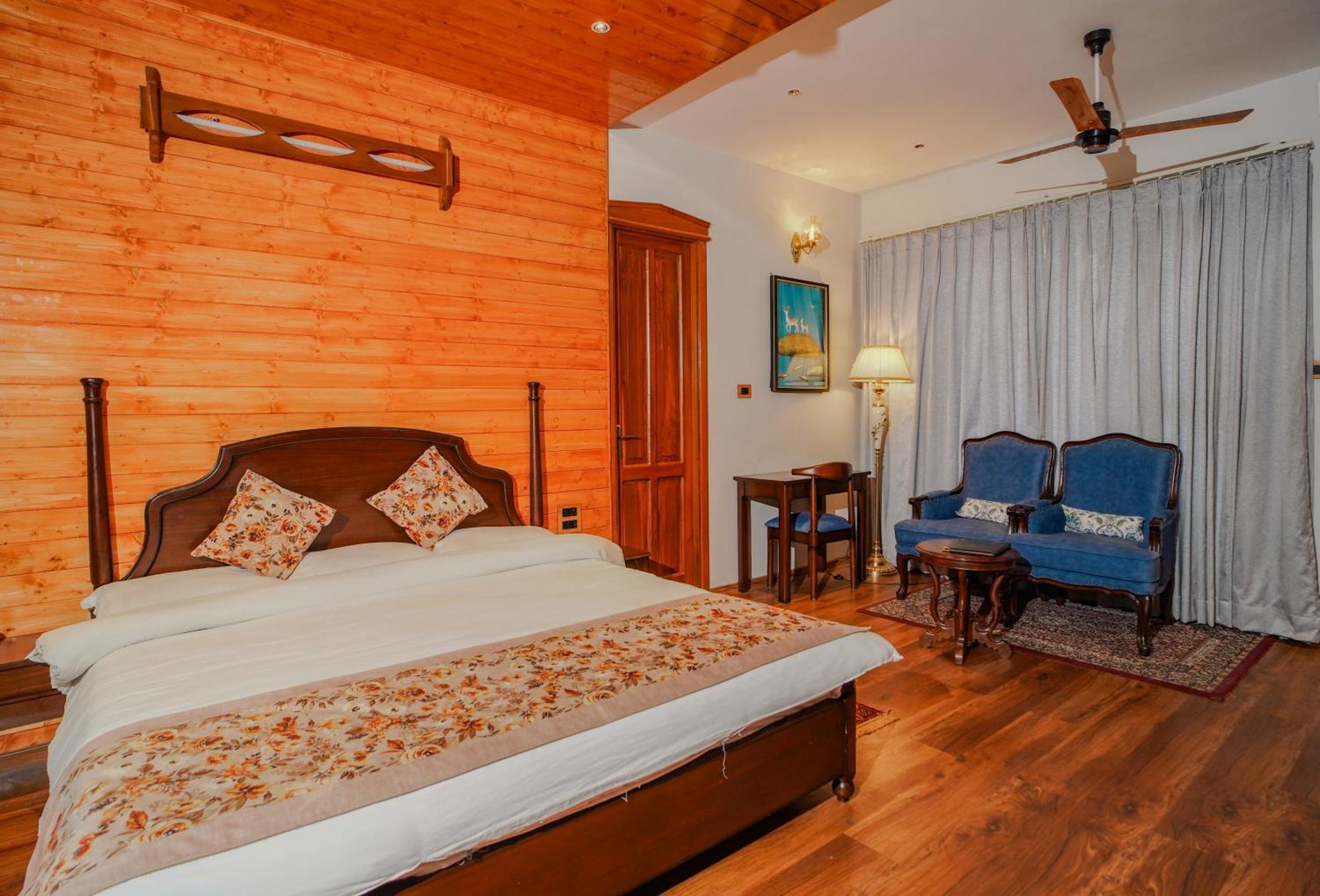 Neelesh Inn- A Luxury Lake View Hotel- 20 Kms From Nainital Бхимтал Экстерьер фото
