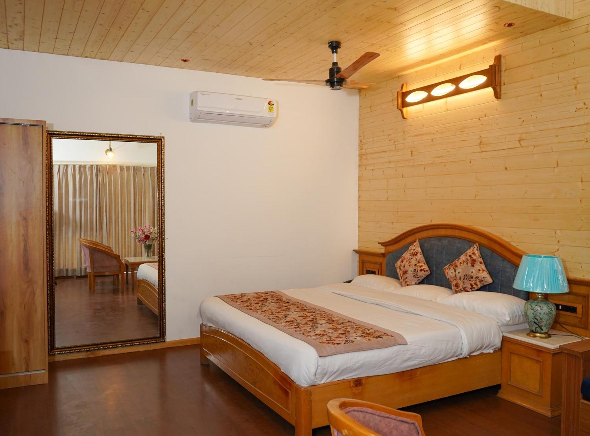 Neelesh Inn- A Luxury Lake View Hotel- 20 Kms From Nainital Бхимтал Экстерьер фото