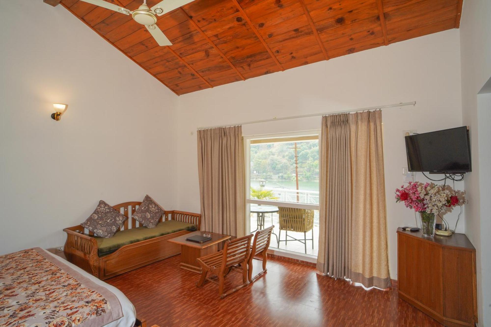 Neelesh Inn- A Luxury Lake View Hotel- 20 Kms From Nainital Бхимтал Экстерьер фото