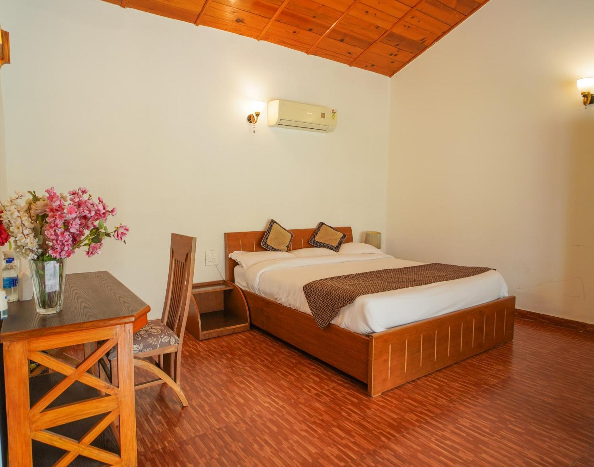 Neelesh Inn- A Luxury Lake View Hotel- 20 Kms From Nainital Бхимтал Экстерьер фото